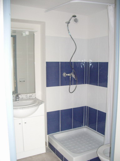 Les Berges du Canal (Shower-room)